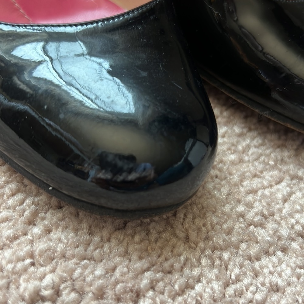 Kate Spade Classic Round Toe Chunky Heel Black Patent Leather Pump - Picture 3 of 7